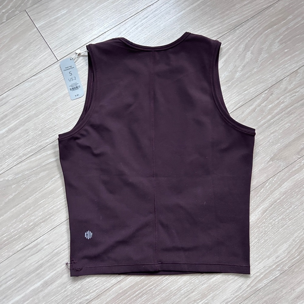 Neiwai Activewear Sleeveless Tank Top - Chocolate Plum - Picture 2 of 7